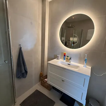 Leilighet Moderne 3-roms Naer Sentrum