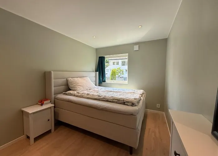 Moderne 3-roms Naer Sentrum شقة *